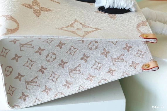 ONTHEGO MM LOUIS VUITTON 0724